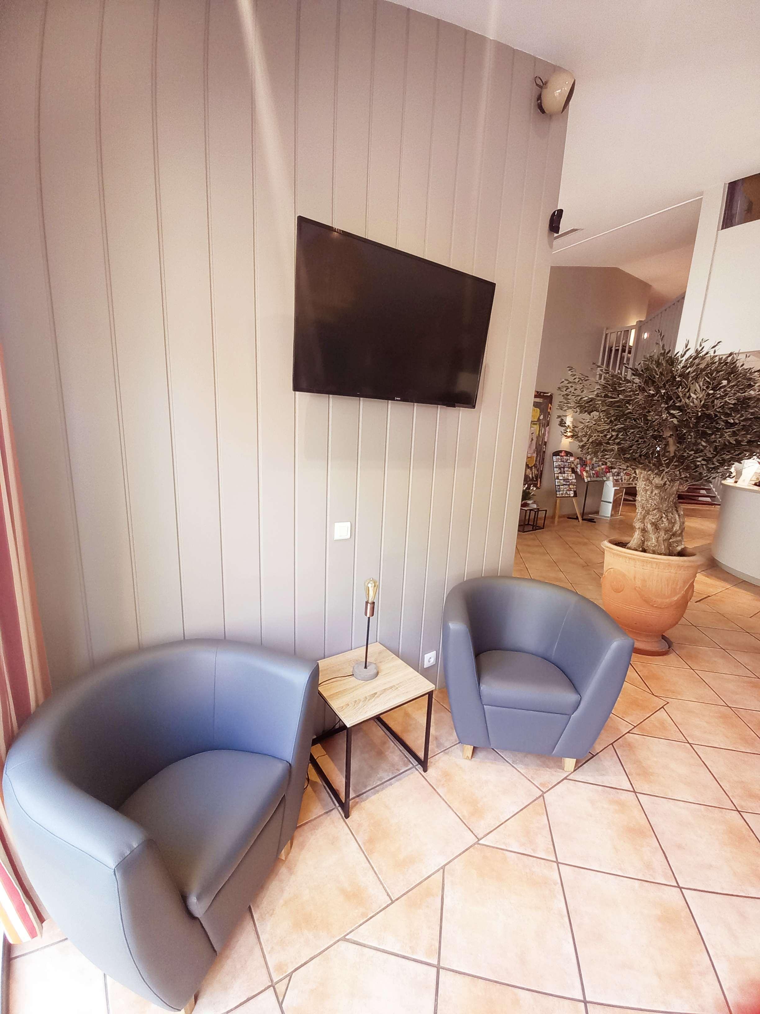Kyriad Nimes Ouest A9 Exterior foto