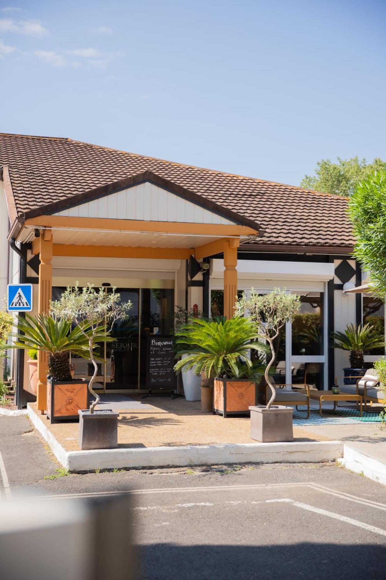 Kyriad Nimes Ouest A9 Exterior foto